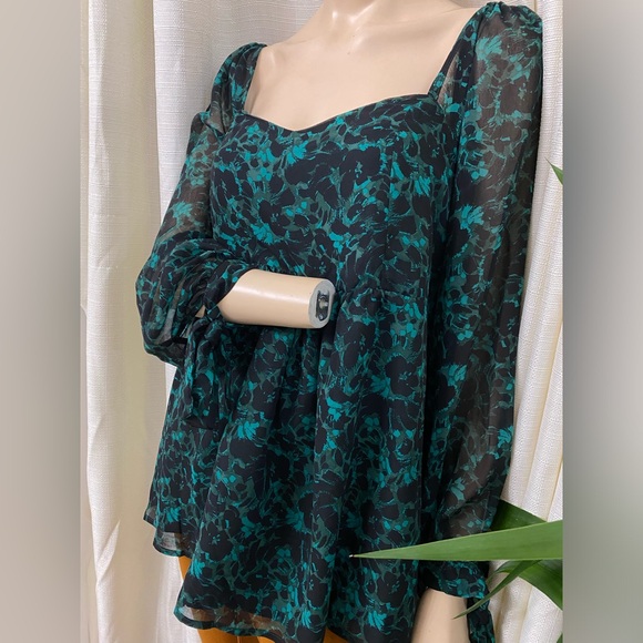 Beautiful Sheer Top by Ingrid & Isabel NWT 😍😍😍 - Picture 4 of 10